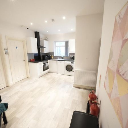 Grand Airport Ensuites Harmondsworth Екстериор снимка