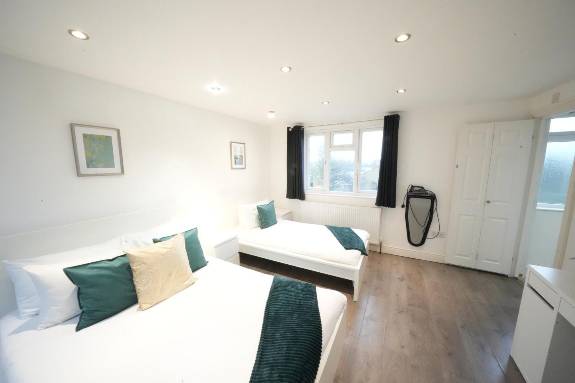 Grand Airport Ensuites Harmondsworth Екстериор снимка