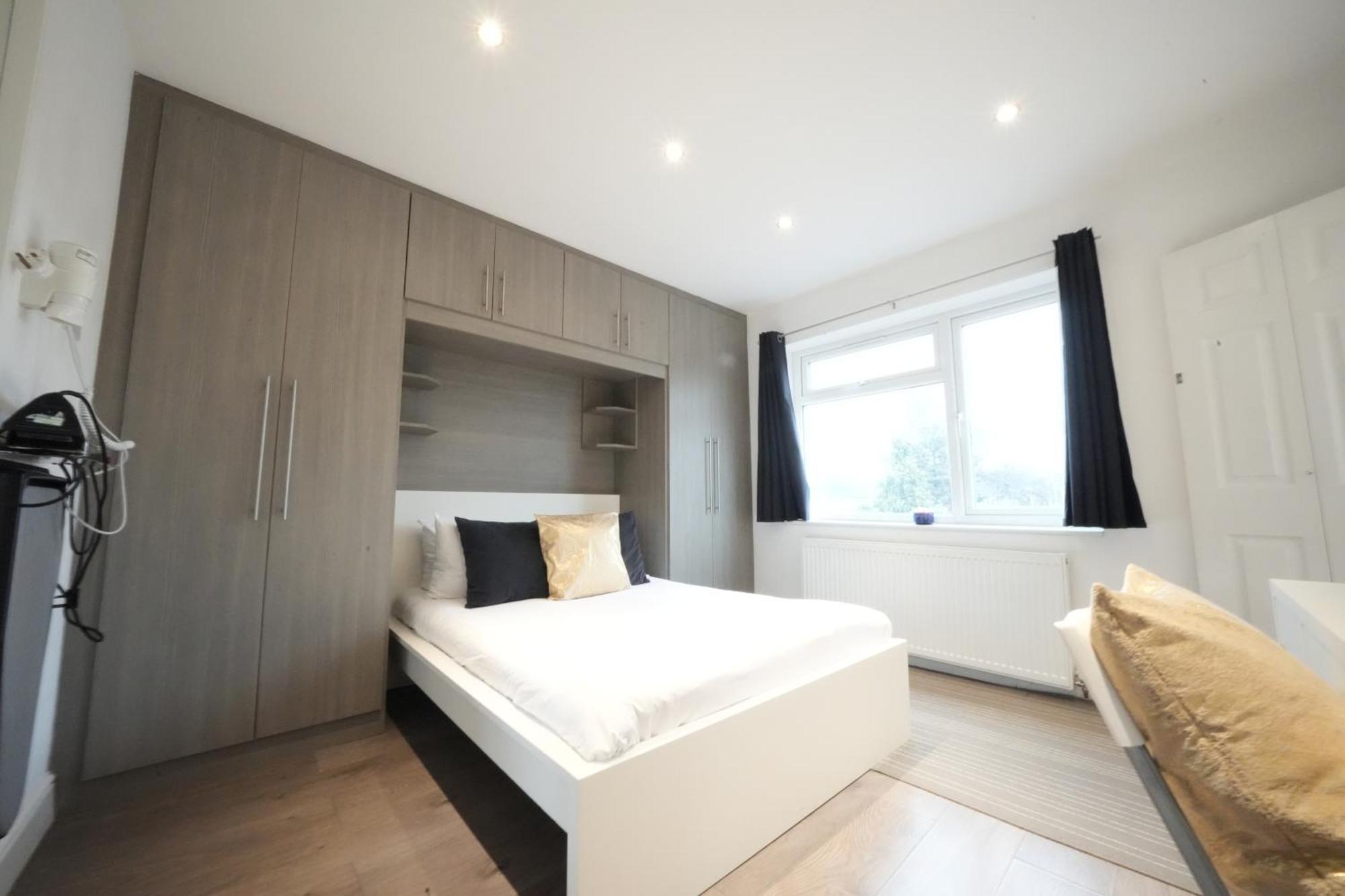 Grand Airport Ensuites Harmondsworth Екстериор снимка