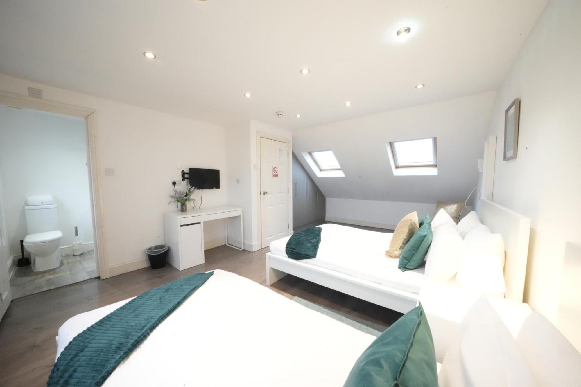 Grand Airport Ensuites Harmondsworth Екстериор снимка