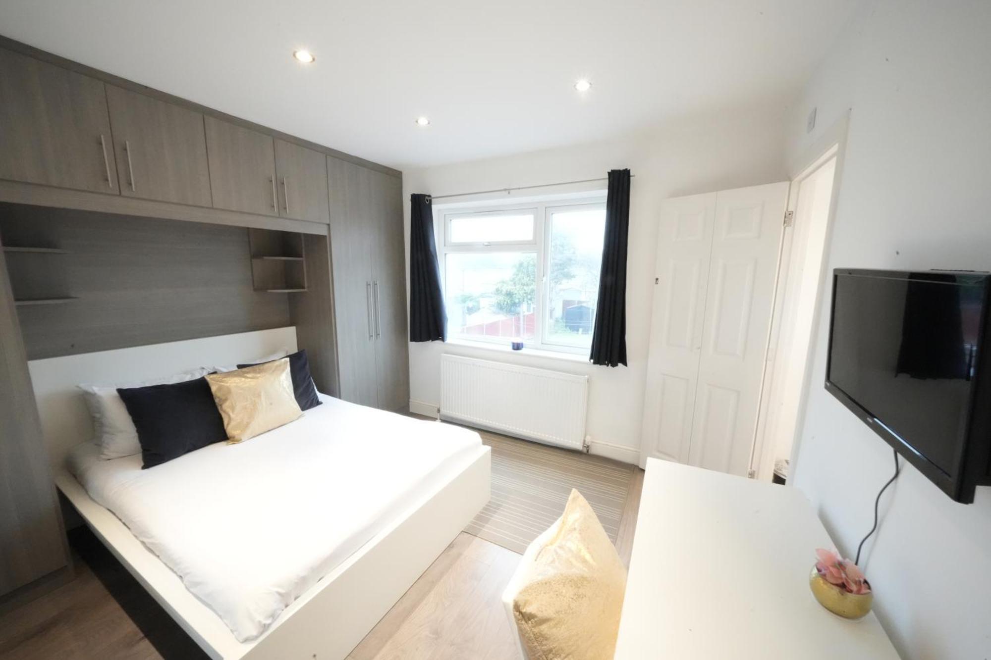 Grand Airport Ensuites Harmondsworth Екстериор снимка