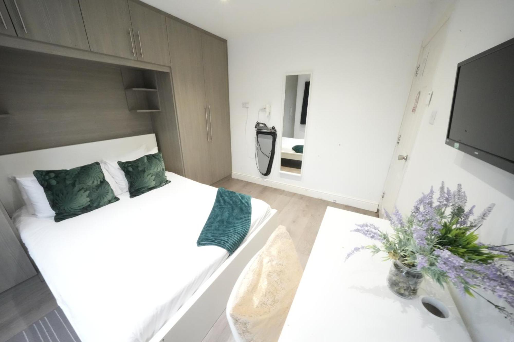 Grand Airport Ensuites Harmondsworth Екстериор снимка