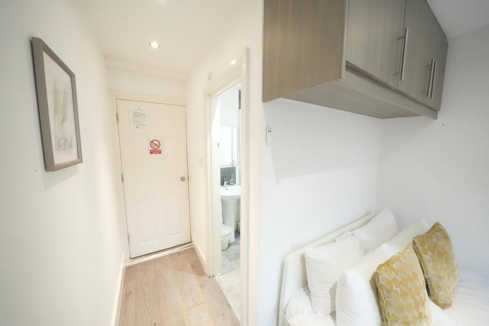 Grand Airport Ensuites Harmondsworth Екстериор снимка