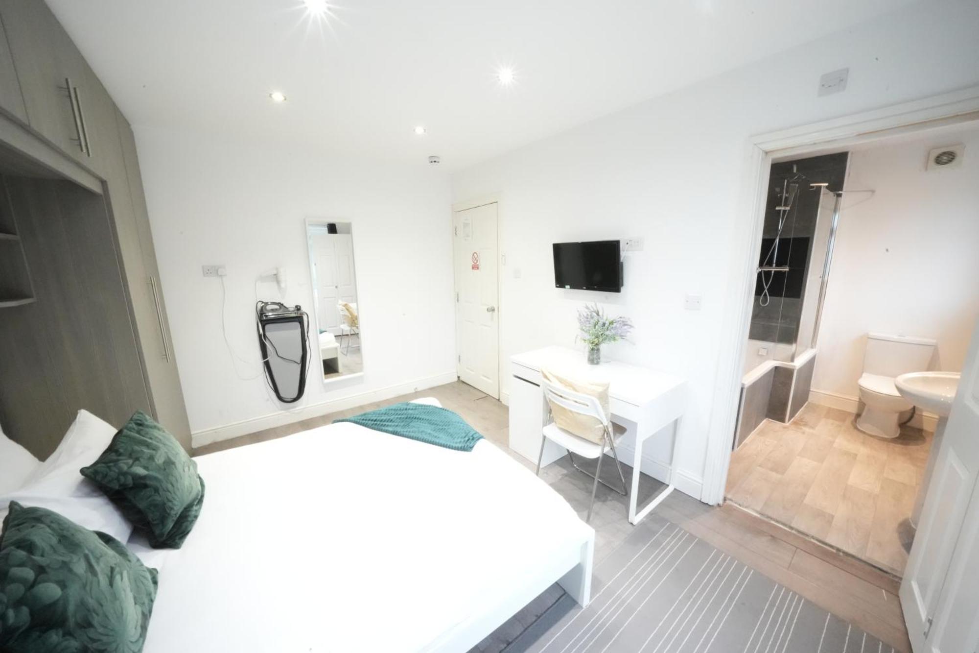 Grand Airport Ensuites Harmondsworth Екстериор снимка