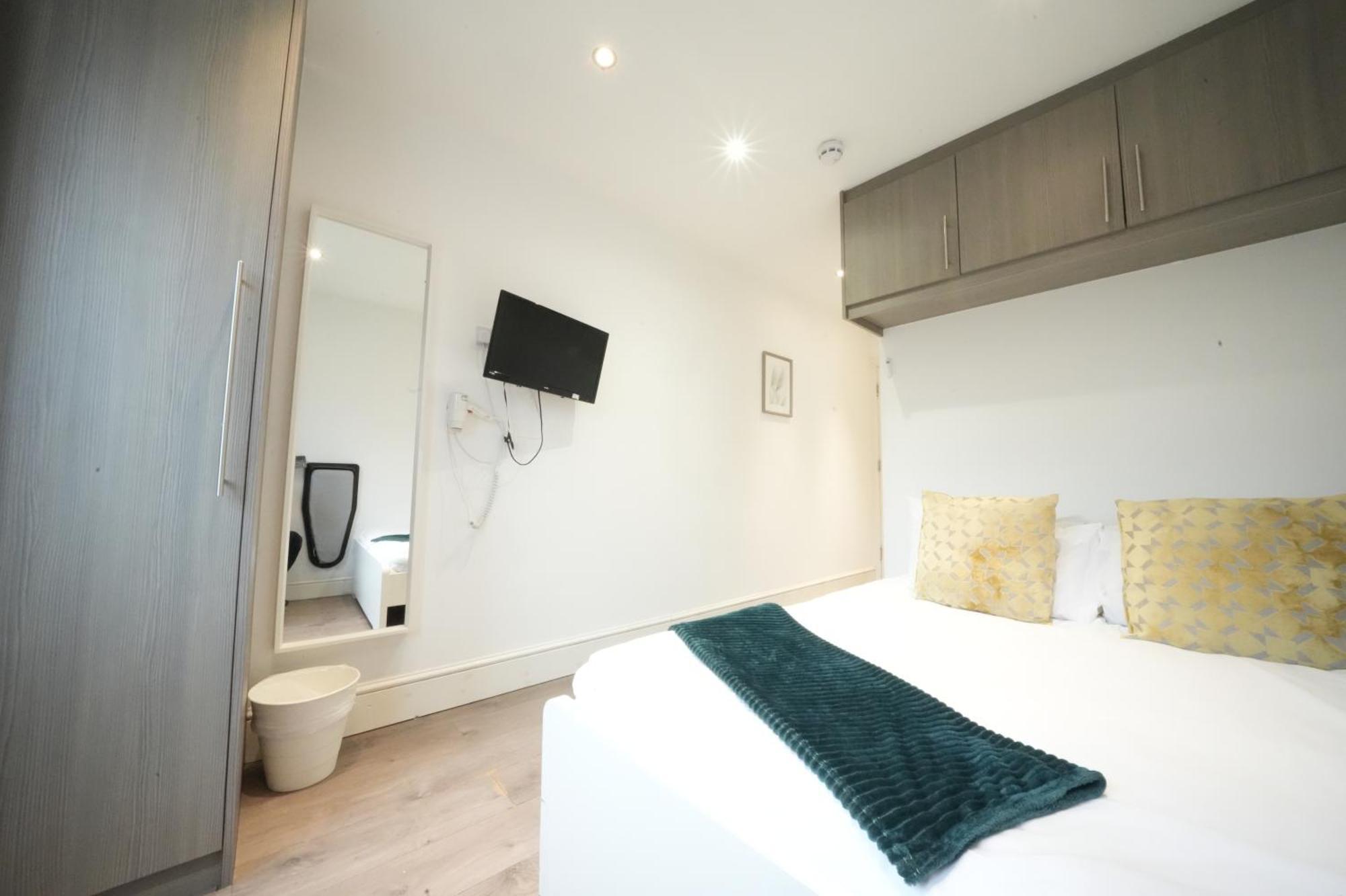 Grand Airport Ensuites Harmondsworth Екстериор снимка