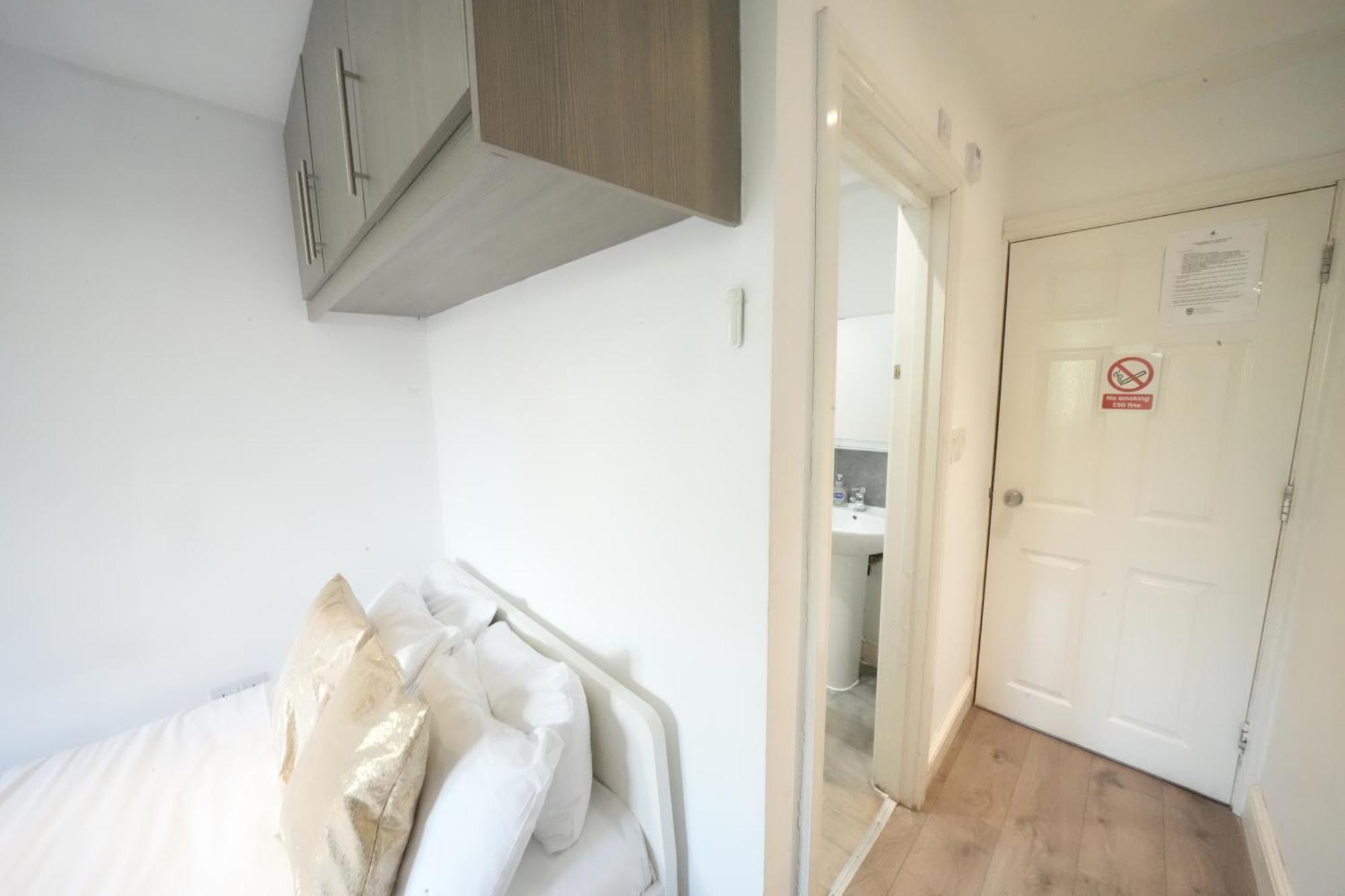 Grand Airport Ensuites Harmondsworth Екстериор снимка