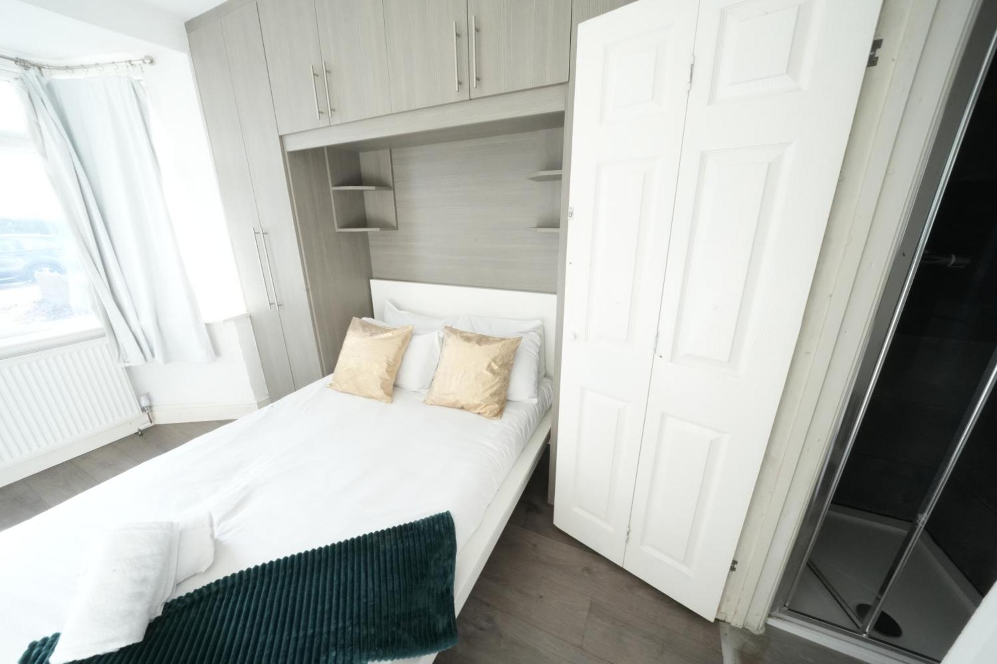 Grand Airport Ensuites Harmondsworth Екстериор снимка