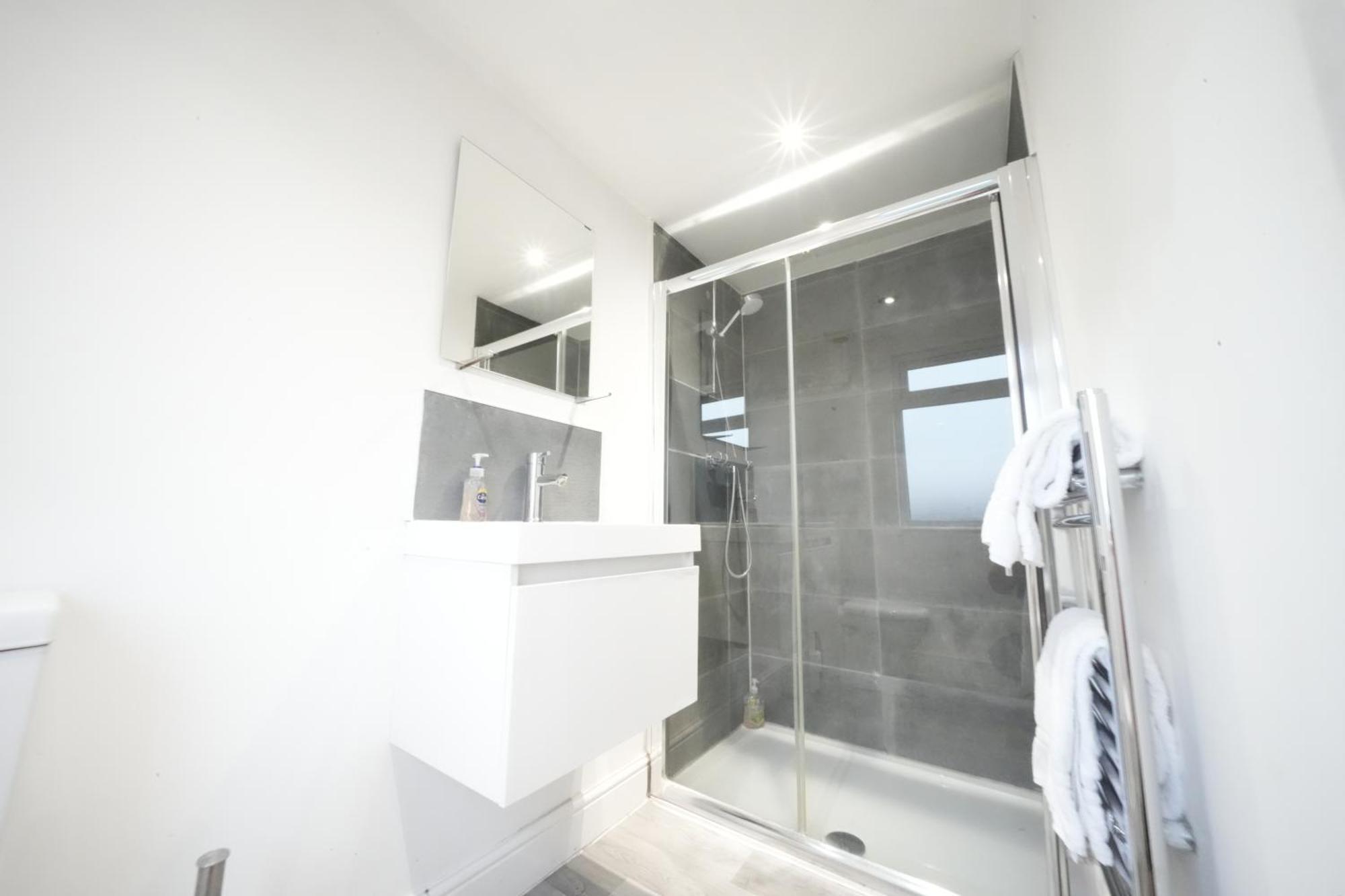 Grand Airport Ensuites Harmondsworth Екстериор снимка