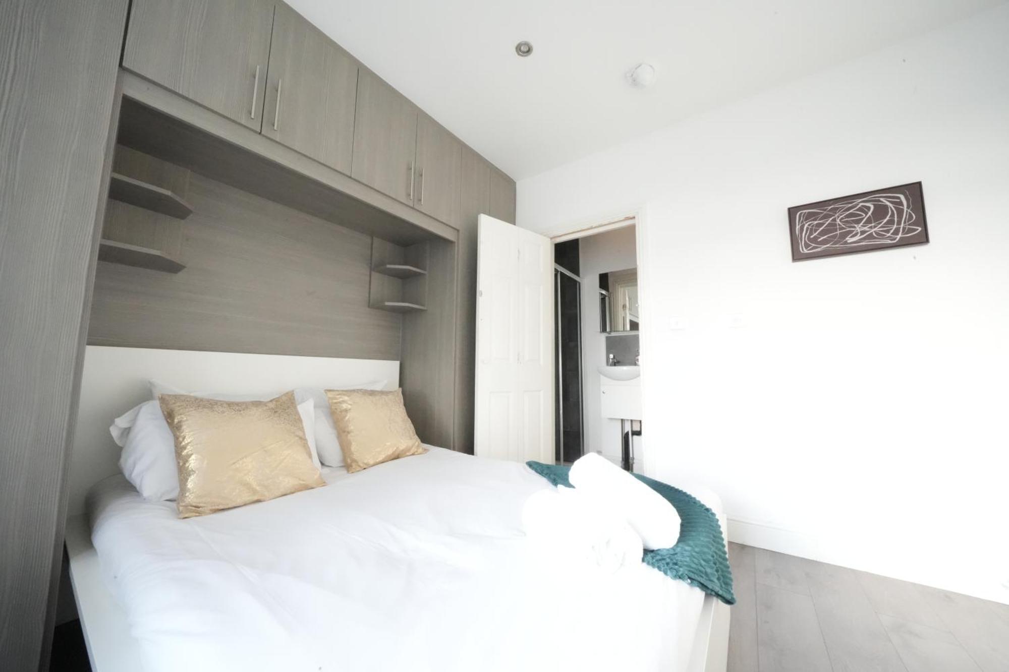 Grand Airport Ensuites Harmondsworth Екстериор снимка